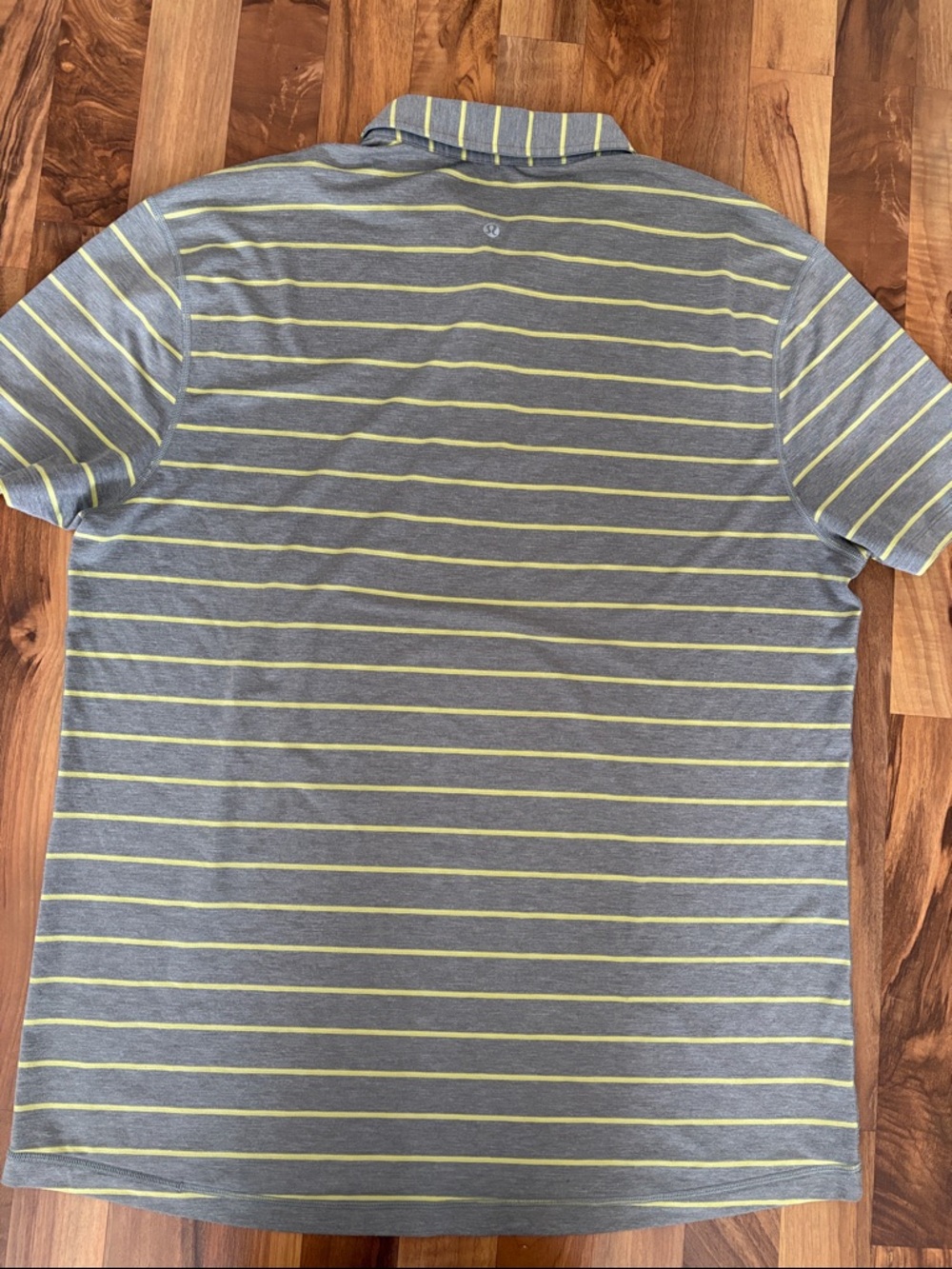 lululemon Men’s Gray Polo with Yellow Stripes No size tag (fits like XL) - Picture 3 of 6